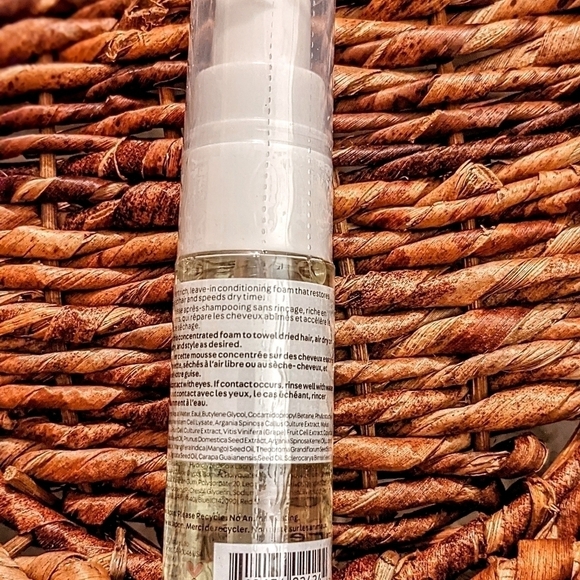 NatureLab - Perfect REPAIR LEAVE-IN TREATMENT - Picture 2 of 2